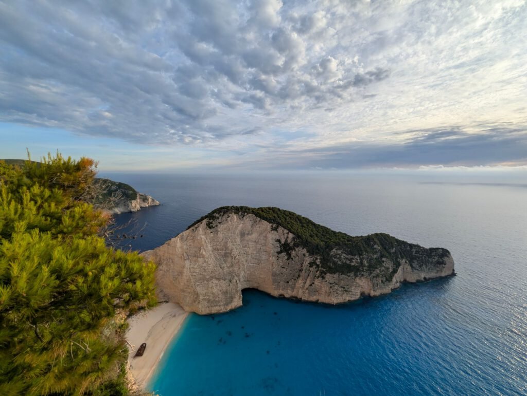 Inflation Reshapes Turkish Tourism: Greeks Islands Gain Popularity