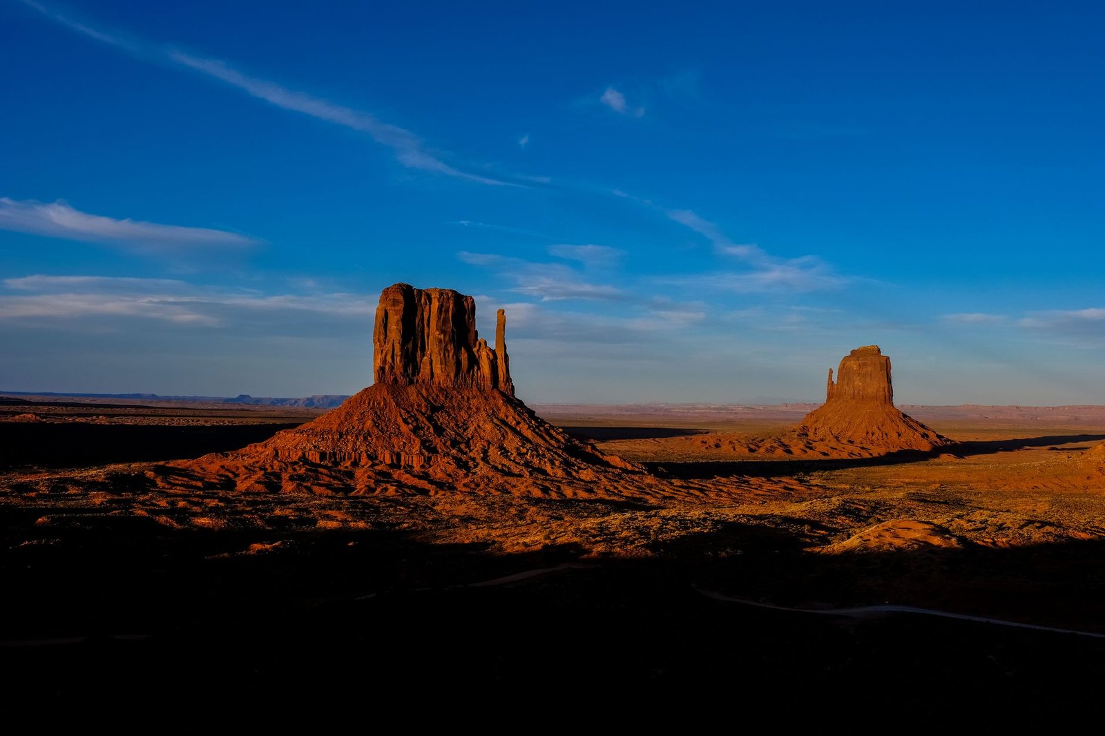Savvy Traveler's Guide: Budget Travel Tips for Unforgettable Adventures